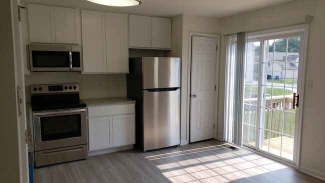 Building Photo - 14 Bridle Path