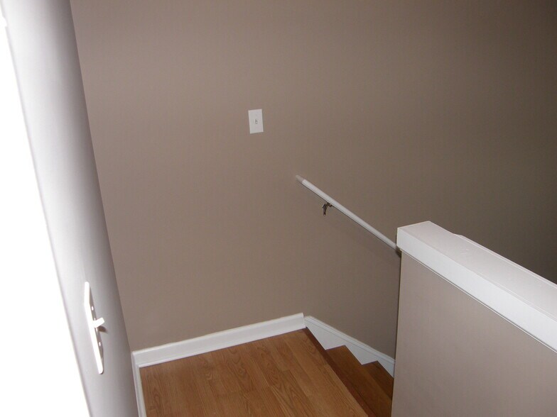Building Photo - 168 Dunbar Ln