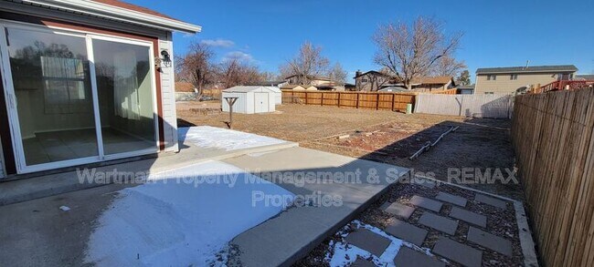 Building Photo - 495 Calle Entrada