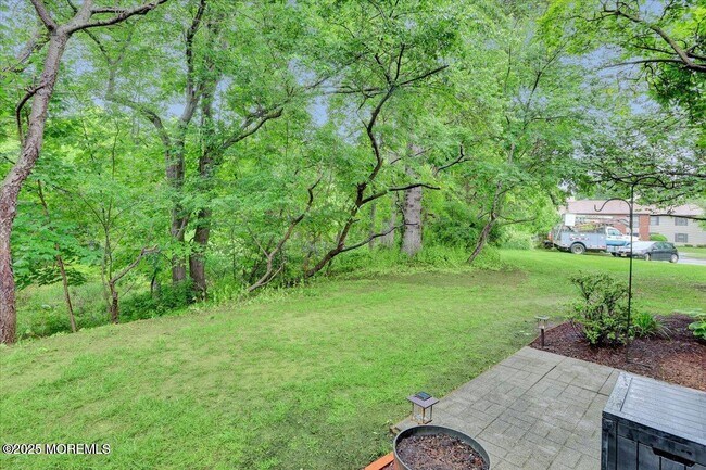 Building Photo - 5 Portland Ct