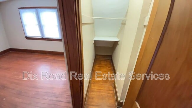 Building Photo - 703 N D St