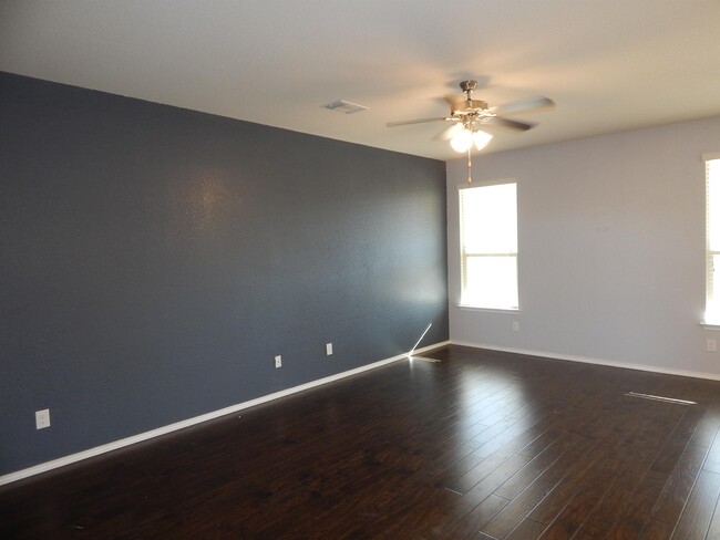 Building Photo - 1310 Stonewall Ridge