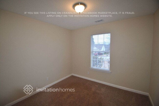 Building Photo - 305 Breezy Hill Walk