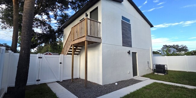 Building Photo - 926-912 12th Ave S