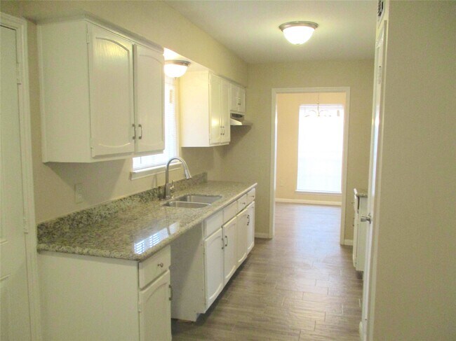 Building Photo - 5506 Deep Forest Dr