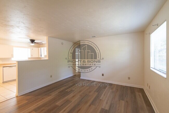 Building Photo - 3721 Maria Cir