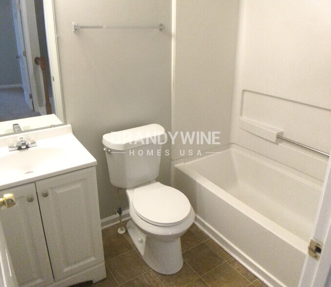 Building Photo - 1559 Ashford Ct