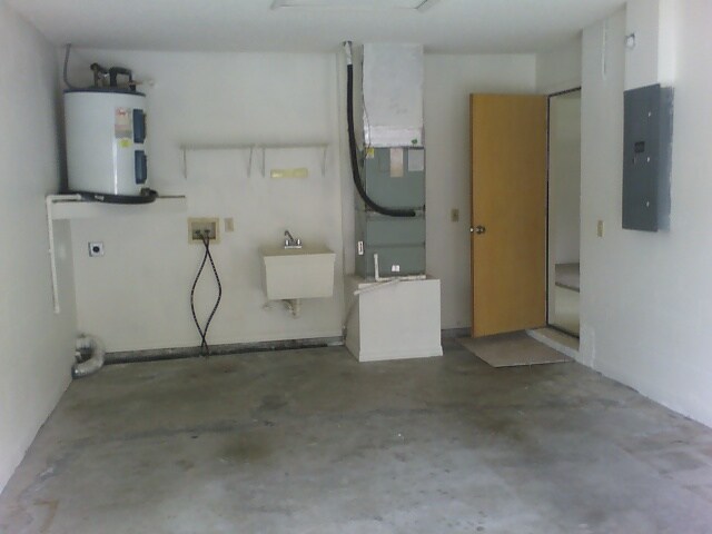 Building Photo - 7427 Mead Dr