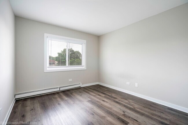 Building Photo - 1305 Turtle Creek Cir