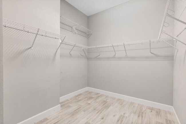 Building Photo - Move In Ready End Unit Townhome in Laureate Park | 3 Bed | Tesla Charger