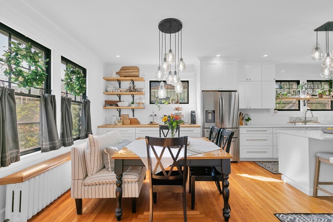 Building Photo - 37 Harmon St