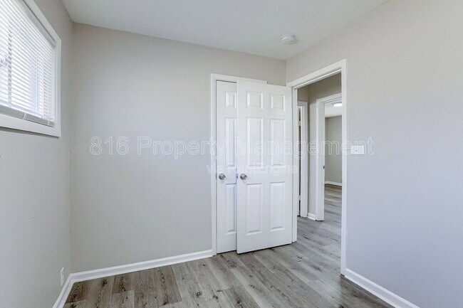 Building Photo - 11201 Crystal Ave