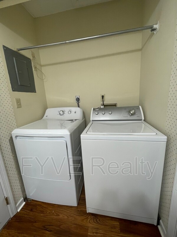 Building Photo - 122 Arcadia Ln