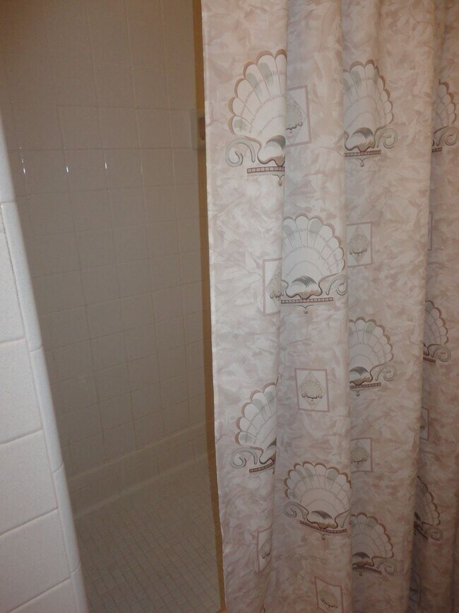 Building Photo - Venice, FL 4BR/2BA SFH on Venice Island
