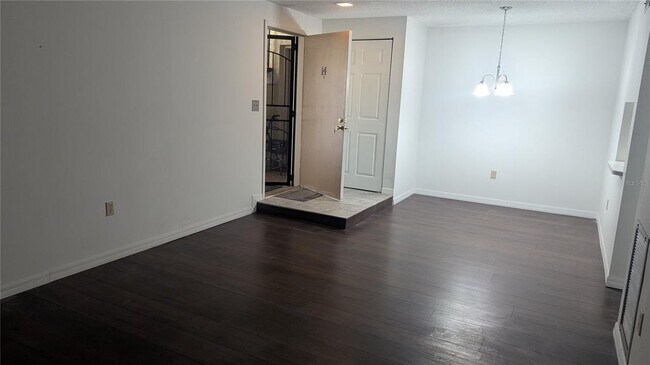 Building Photo - 3294 S Semoran Blvd