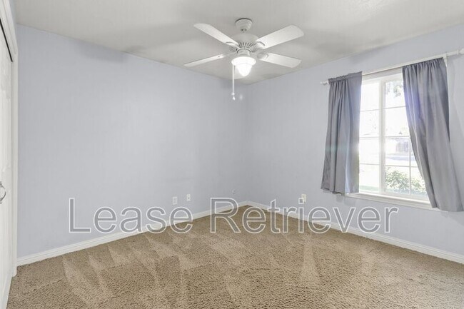 Building Photo - 1244 Royal Oaks Dr