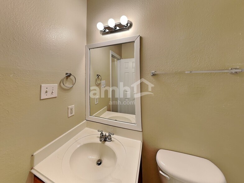 Building Photo - 4807 Chase Court Dr