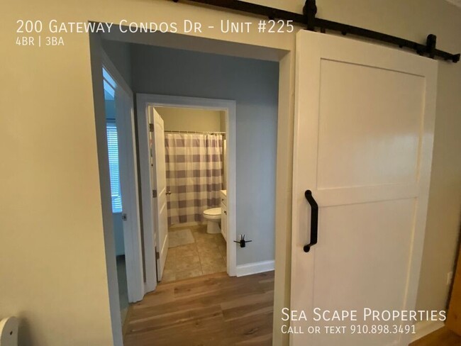 Building Photo - 4bed/2.5 Bath Apartment in Surf City