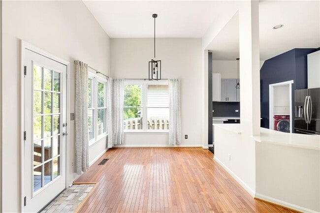 Building Photo - 3784 Market Crescent