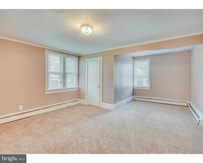 Building Photo - 330 S Fairview St