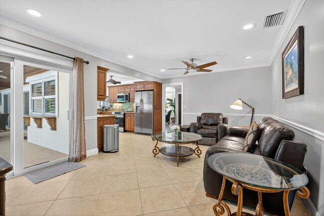 Building Photo - 728 Waterway Dr