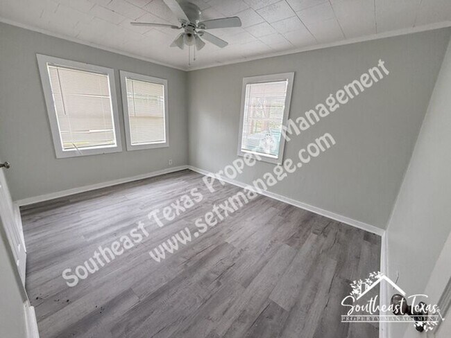 Building Photo - 2325 Butler Dr