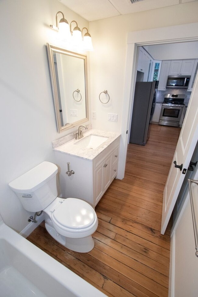 Building Photo - 440 Central Ave