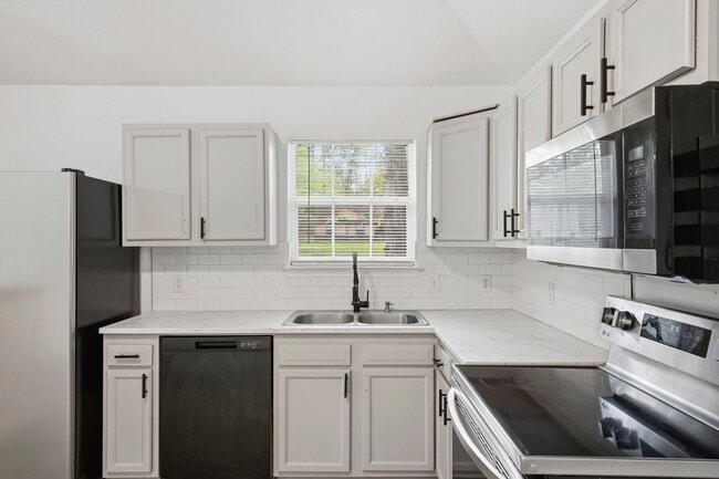 Building Photo - 12322 Royal Lake Dr