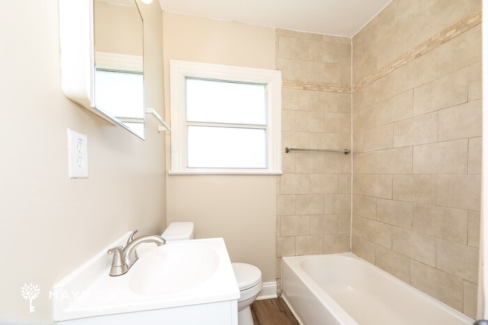Building Photo - 325 W 66th St