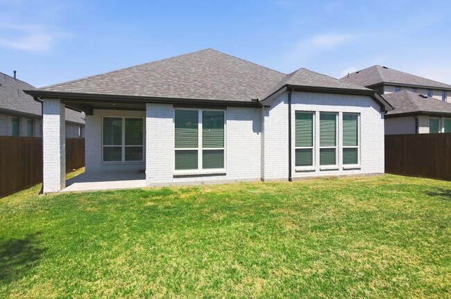Building Photo - 910 Winter Cherry Ln