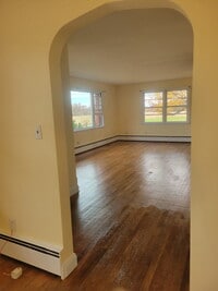 Building Photo - 420 Hiobs Ln