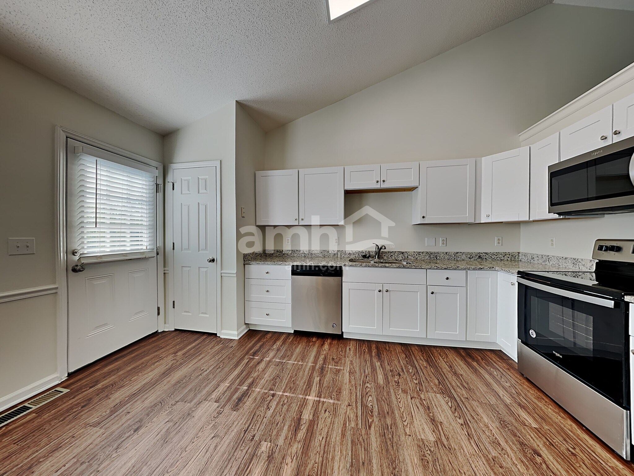 Building Photo - 615 Asheby Woods Rd