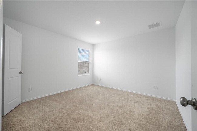 Building Photo - 220 California Bnd