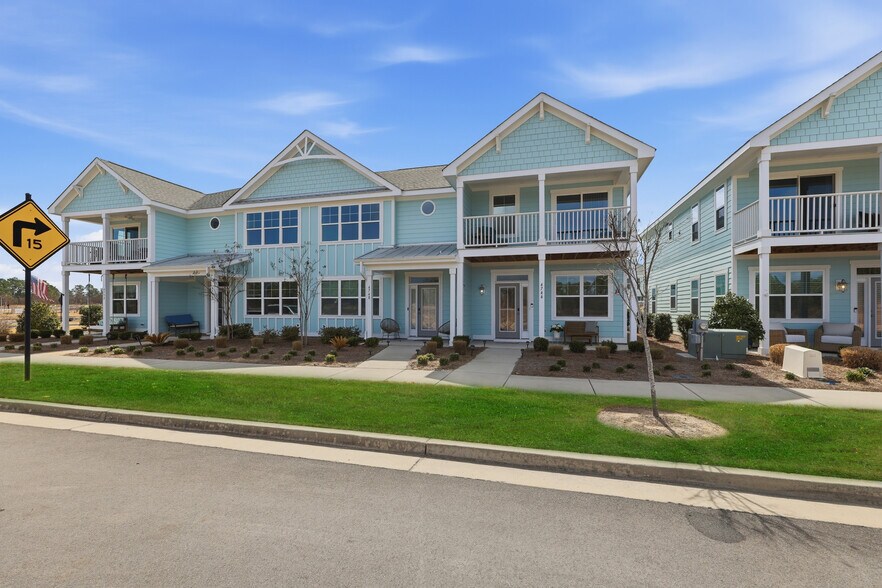 Building Photo - 4744 Siddons Dr