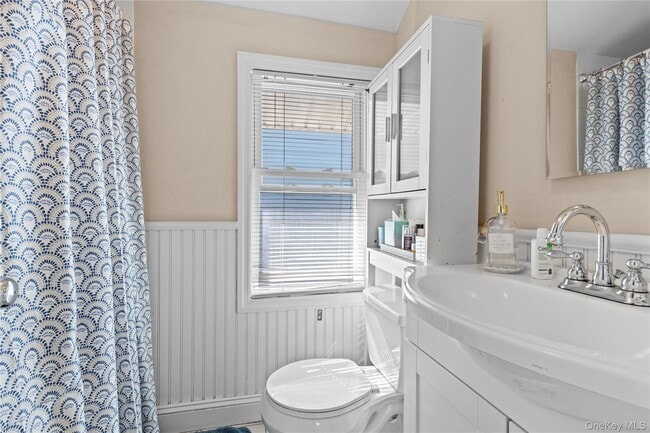 Building Photo - 76 Oregon St