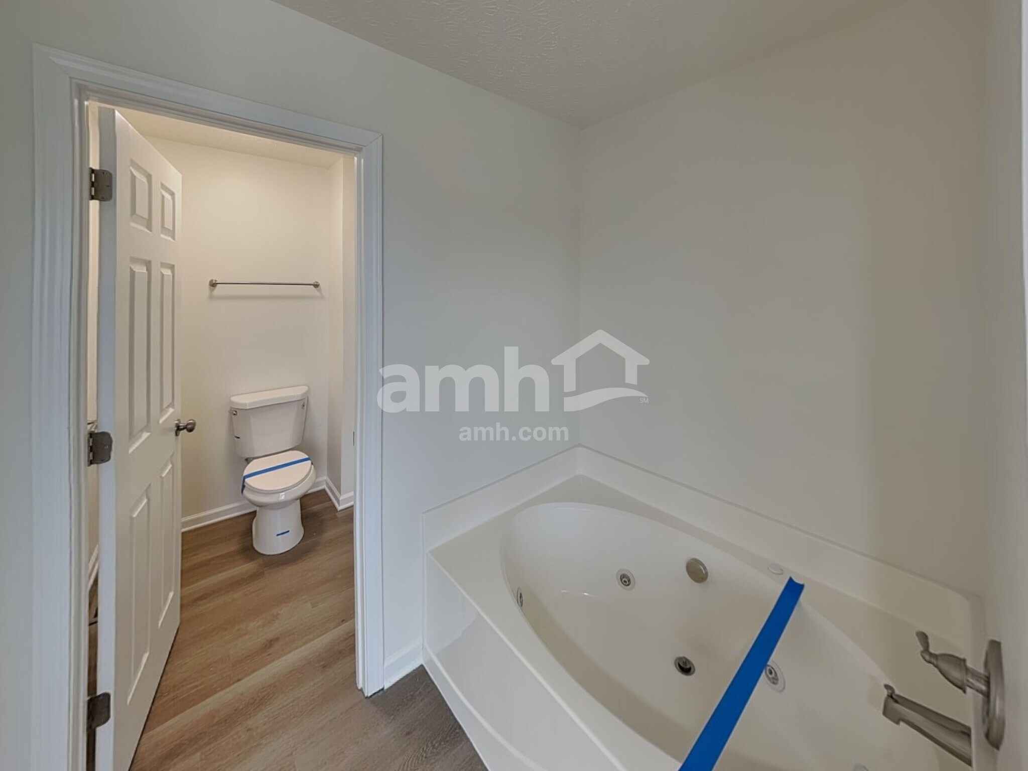 Building Photo - 201 Victorian Dr