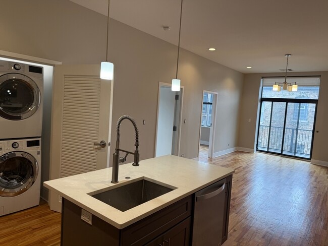 Building Photo - 3122 N Broadway