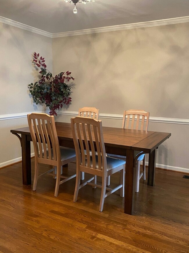 Building Photo - 557 Tiffany Ct