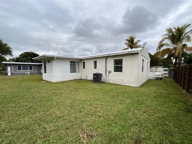 Building Photo - 1240 NE 143rd St