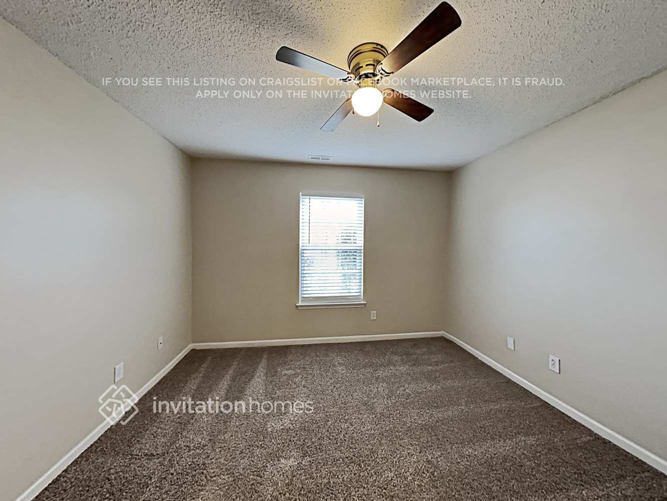 Building Photo - 4012 Edgeview Dr