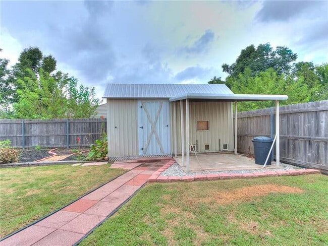 Building Photo - 14001 Land Run Rd