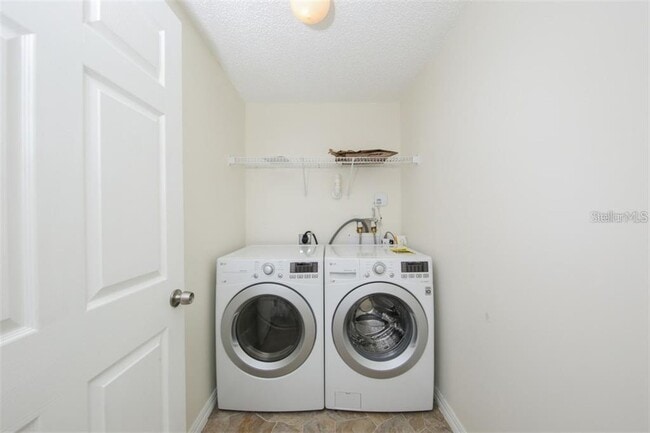 Building Photo - 5655 Bentgrass Dr