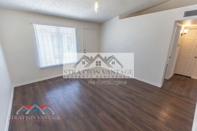 Building Photo - 3120 N 67th Ln