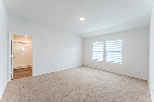 Building Photo - 317 Lily Pond Trl