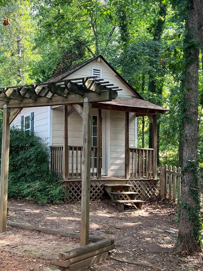 Building Photo - 700 Cirrus Ct