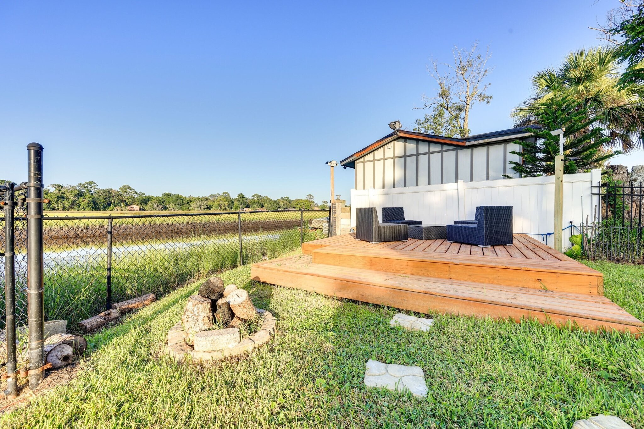 Building Photo - 2355 Ribault Scenic Dr