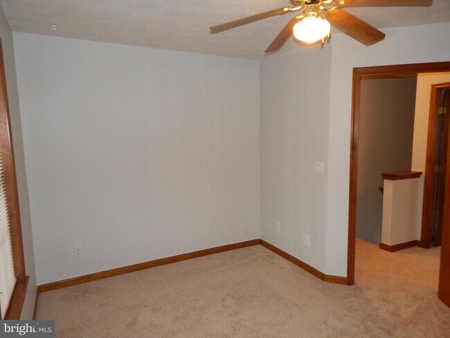 Building Photo - 43974 White Cedar Ln