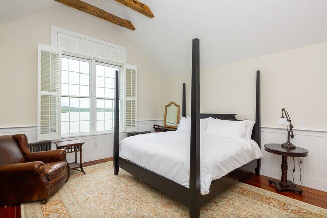 Building Photo - 131 S Edgemere St