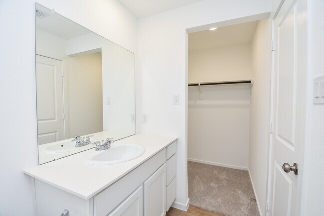 Building Photo - 21430 Carosella Dr