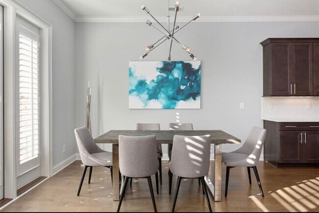 Building Photo - 3458 Fenton Dr